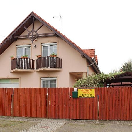 Hajdúszoboszló Imre Apartman מראה חיצוני תמונה
