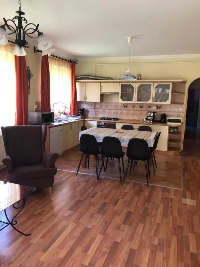 Hajdúszoboszló Imre Apartman מראה חיצוני תמונה